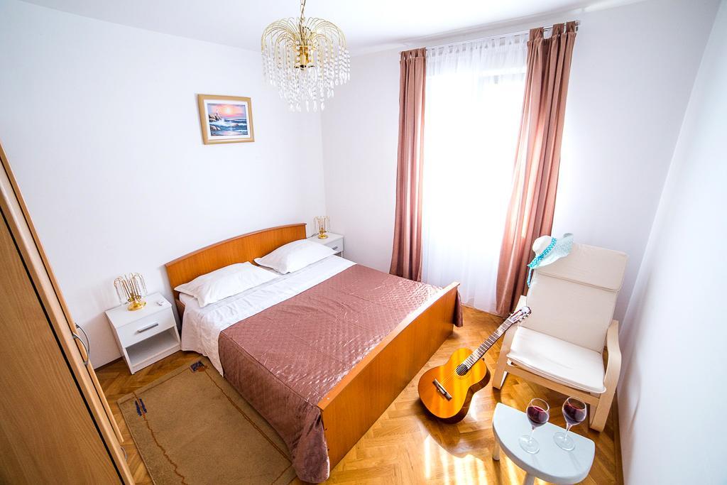 Split Apartments Shell Экстерьер фото