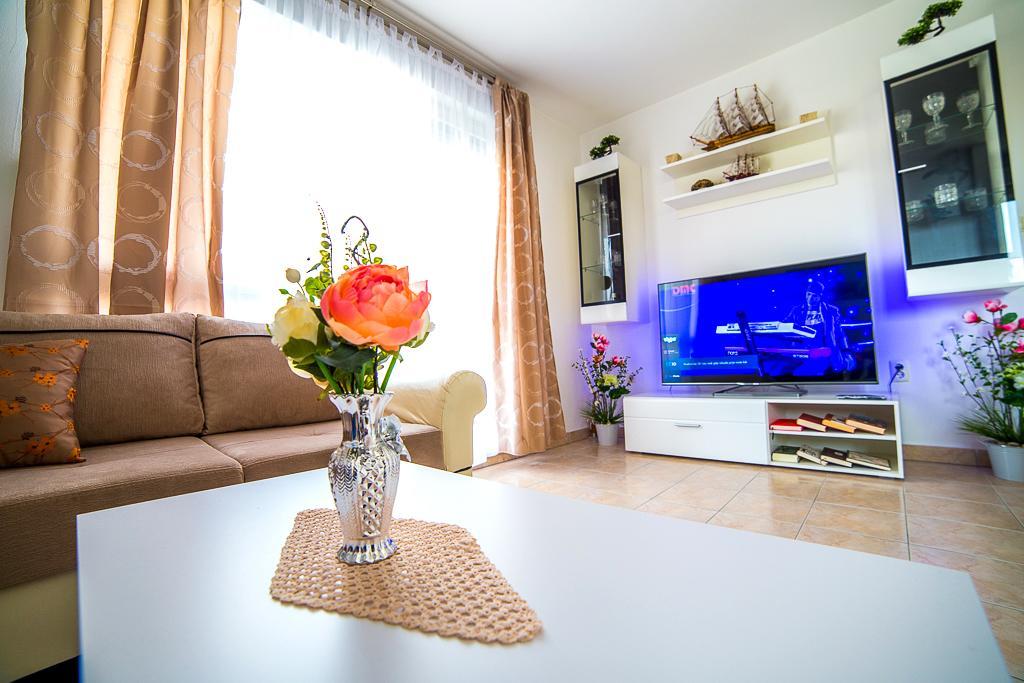 Split Apartments Shell Экстерьер фото