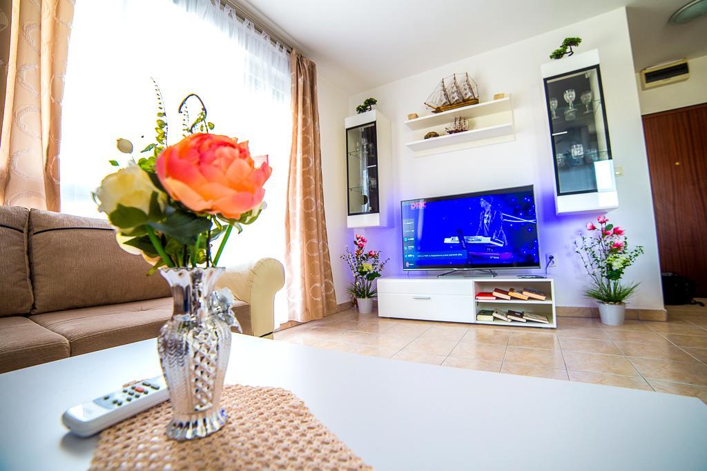 Split Apartments Shell Экстерьер фото
